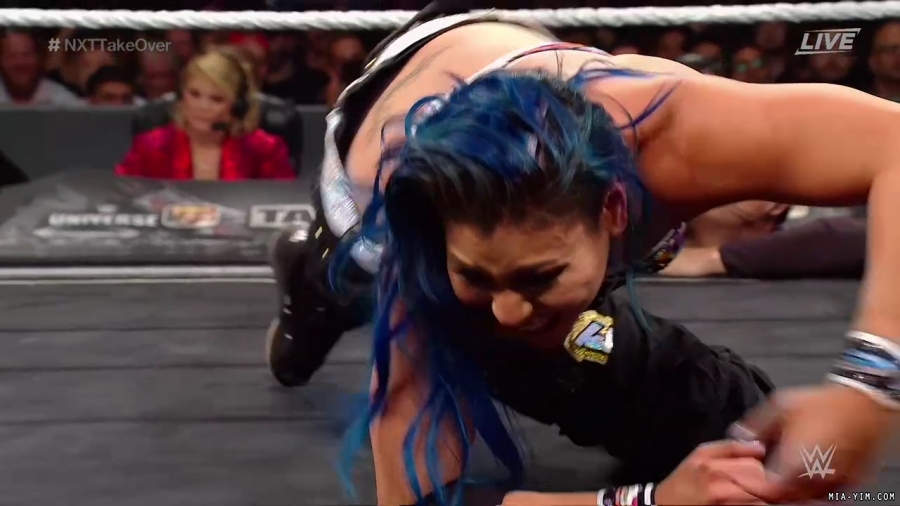 WWE_NXT_TakeOver_Toronto_2019_720p_WEB_h264-HEEL_mp40878.jpg