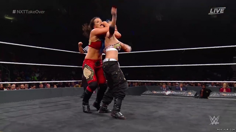WWE_NXT_TakeOver_Toronto_2019_720p_WEB_h264-HEEL_mp40891.jpg