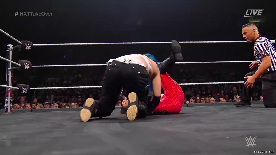 WWE_NXT_TakeOver_Toronto_2019_720p_WEB_h264-HEEL_mp40907.jpg