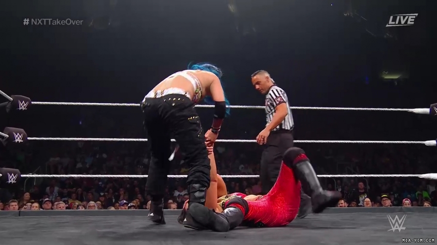 WWE_NXT_TakeOver_Toronto_2019_720p_WEB_h264-HEEL_mp40909.jpg