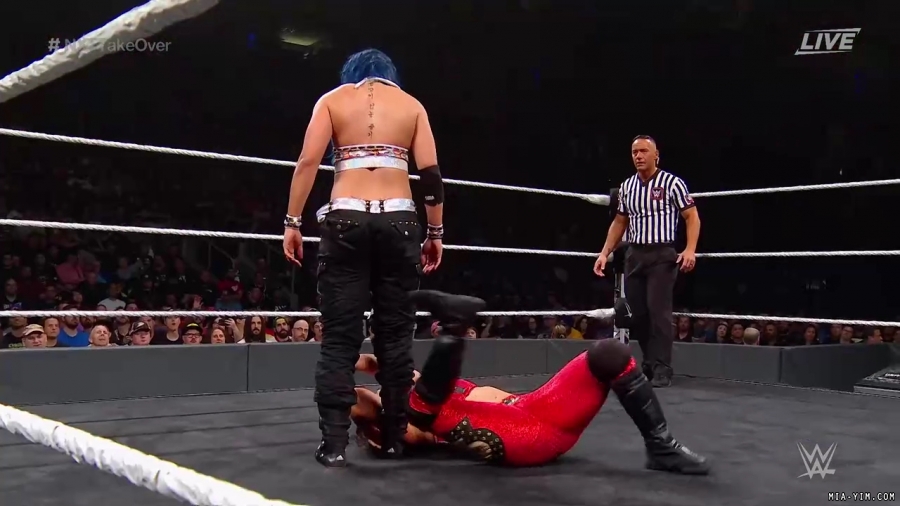 WWE_NXT_TakeOver_Toronto_2019_720p_WEB_h264-HEEL_mp40918.jpg