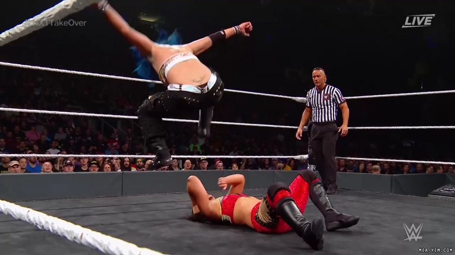 WWE_NXT_TakeOver_Toronto_2019_720p_WEB_h264-HEEL_mp40921.jpg