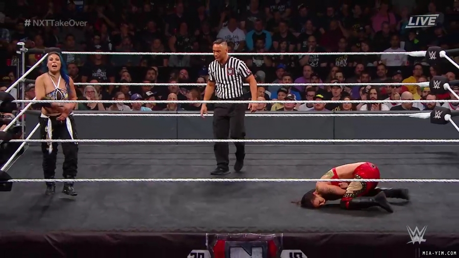 WWE_NXT_TakeOver_Toronto_2019_720p_WEB_h264-HEEL_mp40925.jpg