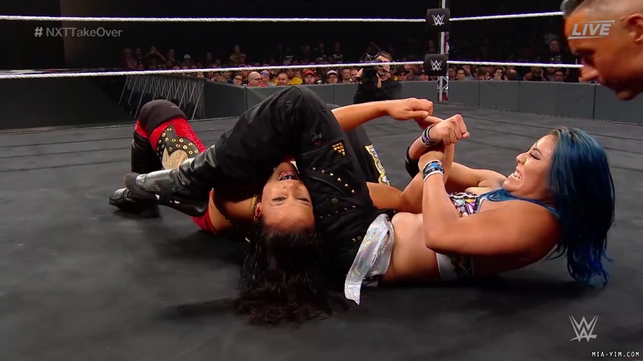 WWE_NXT_TakeOver_Toronto_2019_720p_WEB_h264-HEEL_mp40938.jpg