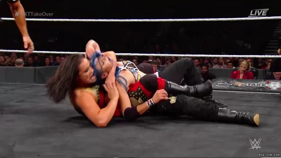 WWE_NXT_TakeOver_Toronto_2019_720p_WEB_h264-HEEL_mp40955.jpg